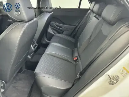 Photo 14 Volkswagen T-roc  1.5 eTSI EVO2 Hybrid 150 ch DSG7