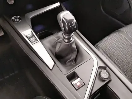 Photo 33 Peugeot 308  PureTech 130ch S&S BVM6