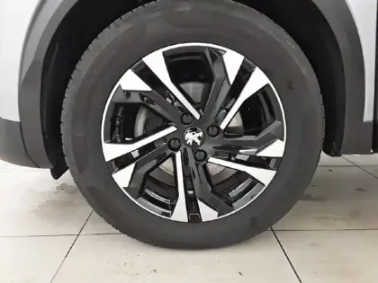 Photo 12 Peugeot 2008  PureTech 100 S&S BVM6