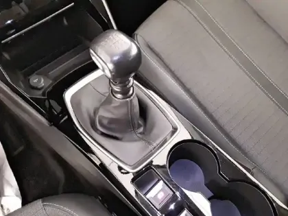 Photo 65 Peugeot 2008  PureTech 100 S&S BVM6