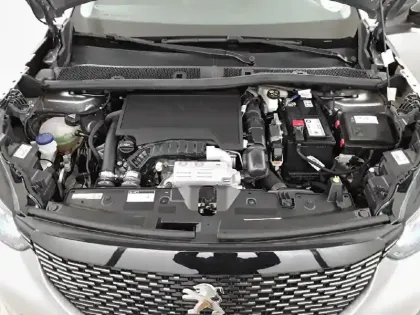 Photo 24 Peugeot 2008  PureTech 100 S&S BVM6