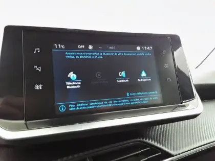 Photo 17 Peugeot 2008  PureTech 100 S&S BVM6