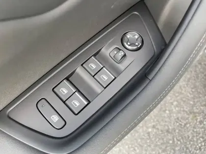 Photo 16 Peugeot 508  SW Hybrid 225 e-EAT8