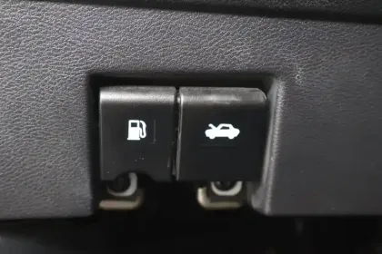 Photo 20 Nissan Micra  IG-T 100