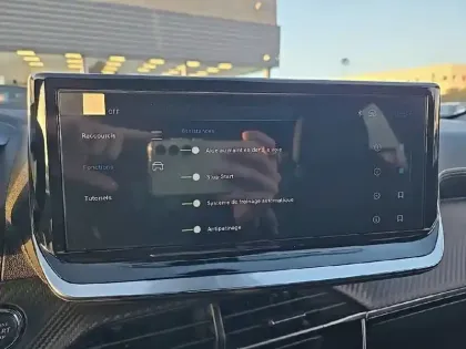 Photo 19 Peugeot 2008  Hybrid 145 e-DCS6