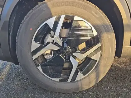 Photo 12 Peugeot 2008  Hybrid 145 e-DCS6