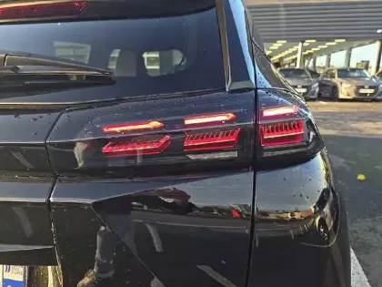 Photo 16 Peugeot 2008  Hybrid 145 e-DCS6