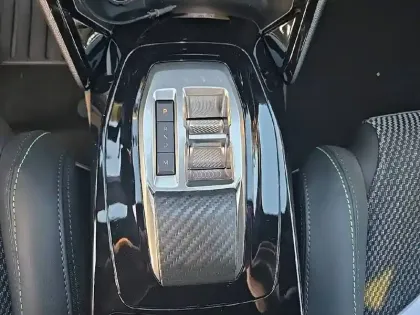 Photo 13 Peugeot 2008  Hybrid 145 e-DCS6