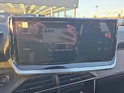 Photo 18 Peugeot 2008  Hybrid 145 e-DCS6