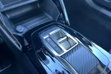 Photo 23 Peugeot 2008  PureTech 130 S&S EAT8