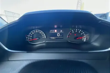 Photo 16 Peugeot 2008  PureTech 130 S&S EAT8