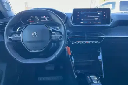 Photo 14 Peugeot 2008  PureTech 130 S&S EAT8