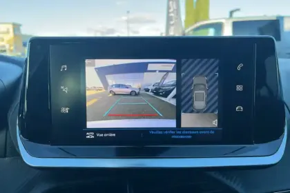 Photo 18 Peugeot 2008  PureTech 130 S&S EAT8