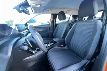 Photo 12 Peugeot 2008  PureTech 130 S&S EAT8