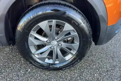 Photo 8 Peugeot 2008  PureTech 130 S&S EAT8