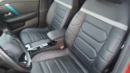 Photo 11 Citroën C4 e- 136 ch Automatique