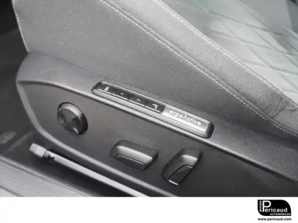 Photo 12 Volkswagen Golf  2.0 TDI SCR 150 DSG7