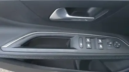 Photo 18 Peugeot 3008  Puretech 130ch S&S EAT8