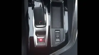 Photo 31 Peugeot 3008  Puretech 130ch S&S EAT8