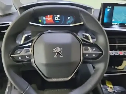 Photo 8 Peugeot 208  PureTech 100 S&S EAT8