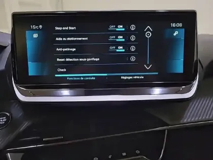 Photo 20 Peugeot 208  PureTech 100 S&S EAT8