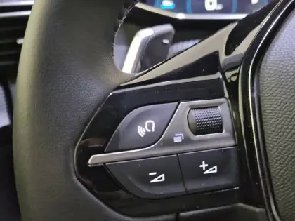 Photo 26 Peugeot 208  PureTech 100 S&S EAT8