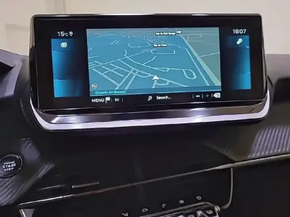 Photo 19 Peugeot 208  PureTech 100 S&S EAT8