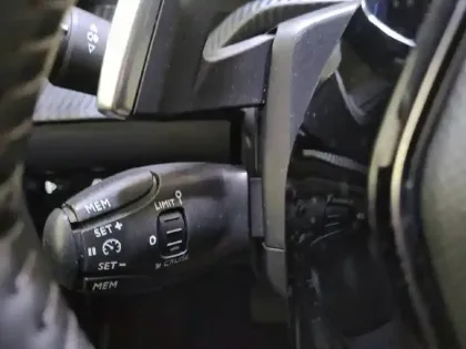 Photo 25 Peugeot 208  PureTech 100 S&S EAT8