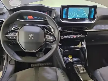 Photo 7 Peugeot 208  PureTech 100 S&S EAT8