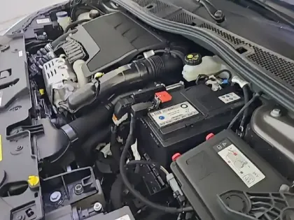 Photo 14 Peugeot 208  PureTech 100 S&S EAT8