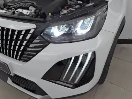 Photo 15 Peugeot 2008  Hybrid 145 e-DCS6