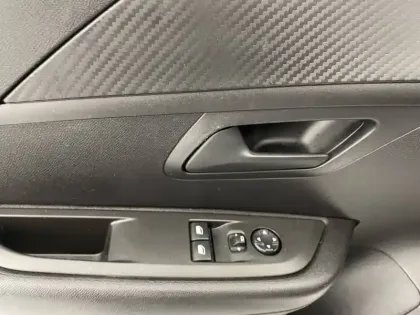 Photo 61 Peugeot 208  BLUEHDI 100 S&S BVM6