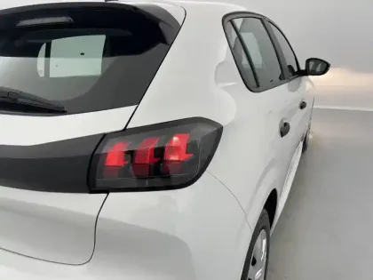 Photo 91 Peugeot 208  BLUEHDI 100 S&S BVM6