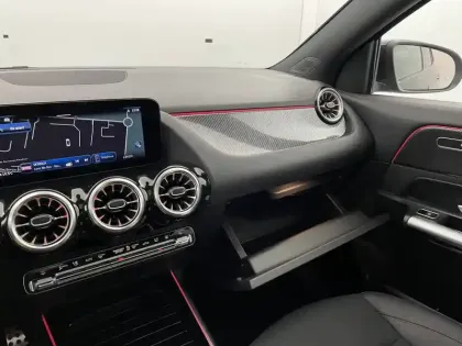 Photo 27 Mercedes GLA  250 e Hybrid EQ 8G-DCT