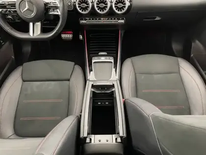 Photo 32 Mercedes GLA  250 e Hybrid EQ 8G-DCT