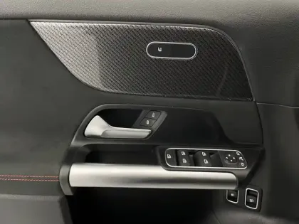 Photo 24 Mercedes GLA  250 e Hybrid EQ 8G-DCT