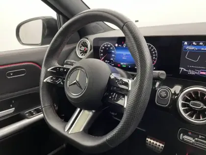 Photo 31 Mercedes GLA  250 e Hybrid EQ 8G-DCT