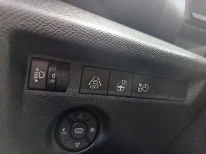 Photo 22 Citroën C4 e- 136 ch Automatique