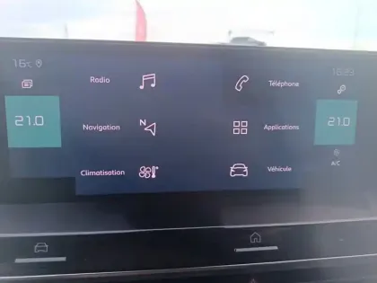 Photo 20 Citroën C4 e- 136 ch Automatique