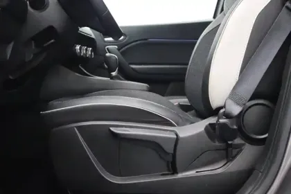 Photo 6 Renault Captur  E-Tech 145 - 21