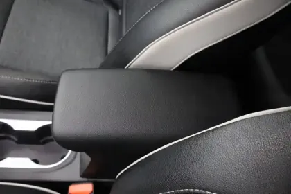 Photo 26 Renault Captur  E-Tech 145 - 21