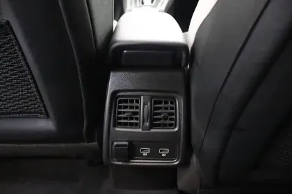 Photo 16 Renault Captur  E-Tech 145 - 21