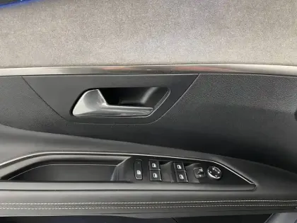 Photo 95 Peugeot 3008  Puretech 130ch S&S EAT8