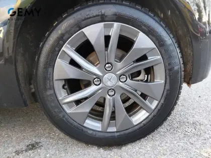 Photo 10 Peugeot 208  Electrique 50 kWh 136ch