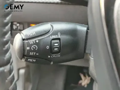 Photo 11 Peugeot 208  Electrique 50 kWh 136ch