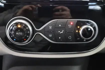 Photo 29 Renault Captur  TCe 150 FAP EDC