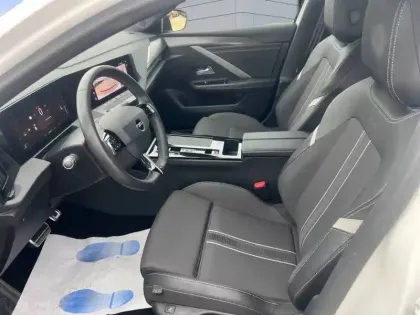 Photo 8 Opel Astra  1.5 Diesel 130 ch BVA8