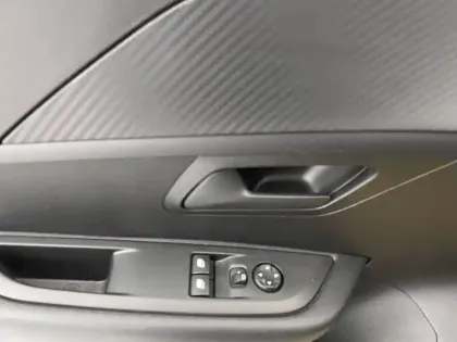 Photo 56 Peugeot 208 Gén. II Ph1 NG Like 5