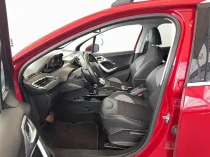 Photo 8 Peugeot 2008  PureTech 110ch S&S EAT6