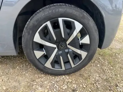 Photo 10 Peugeot 208  PureTech 100 S&S BVM6